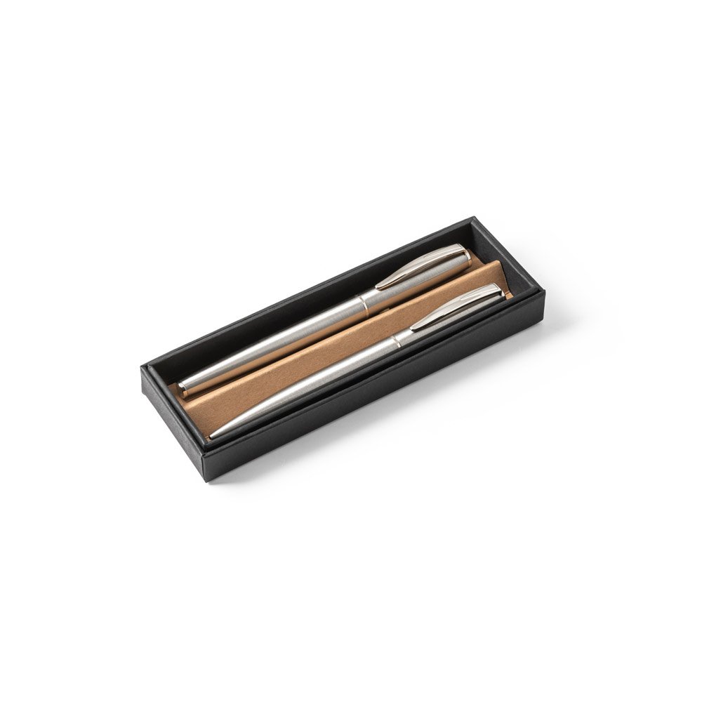 ELLA. Conjunto de roller e esferográfica com corpo em aço inox 53% reciclado com escrita em preto - Imagem 4