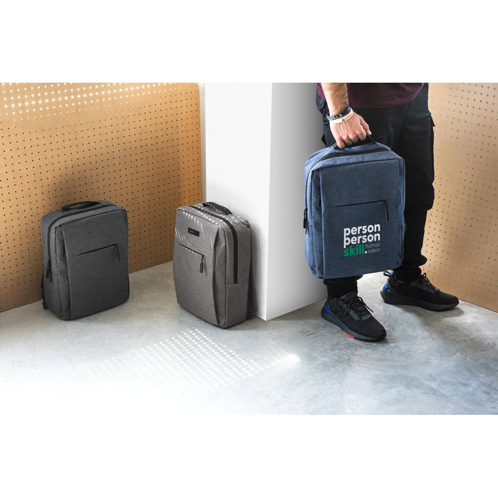 BORACAY. Mochila para notebook 15'6" em 300D de alta densidade com placa para personalização 15 L - Imagem 4