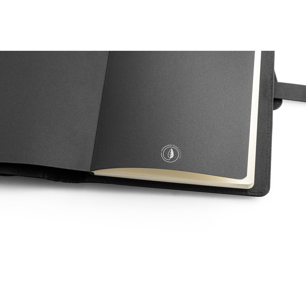 ELEVATE A5 FOLDER. Pasta A5 em poliéster 100% reciclado 300D com carregador wireless embutido 5'000 mAh e bloco com 1280 páginas pautadas - Imagem 10
