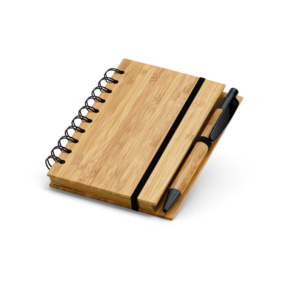 DICKENS A6. Caderno A6 espiral de capa dura em bambu com 140 páginas pautadas